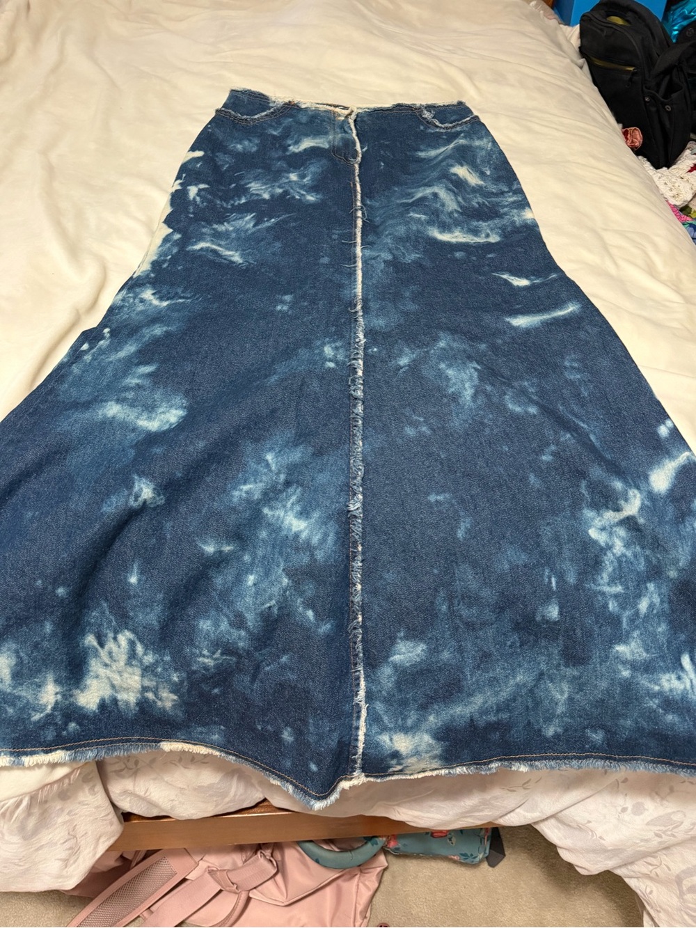 Le Château Y2K Tie-Dye Denim Maxi Skirt - Blue & White Size XS
